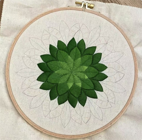 28 Geometric Broken-Line Embroidery Patterns for Beginners – Easy PDF Tutorial Bundle with Upcycling Ideas